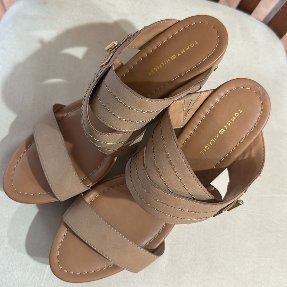 Tommy Hilfiger Tan Wedge Sandal Size 9.5 - Picture 8 of 11